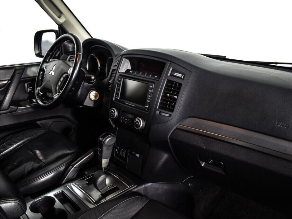 Mitsubishi Pajero, 3.2 л, АТ, 2011 фото 2
