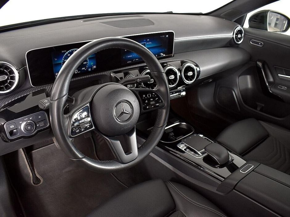 Mercedes-Benz A-Класс, 1.3 л, Робот, 2018 фото 6