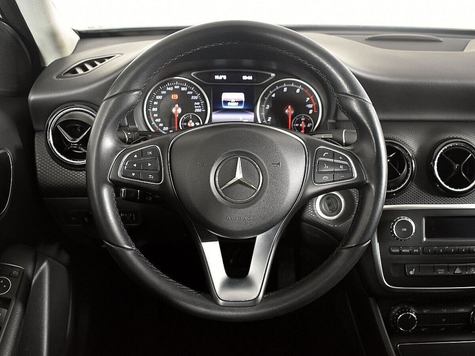 Mercedes-Benz A-Класс, 1.6 л, Робот, 2017 фото 7