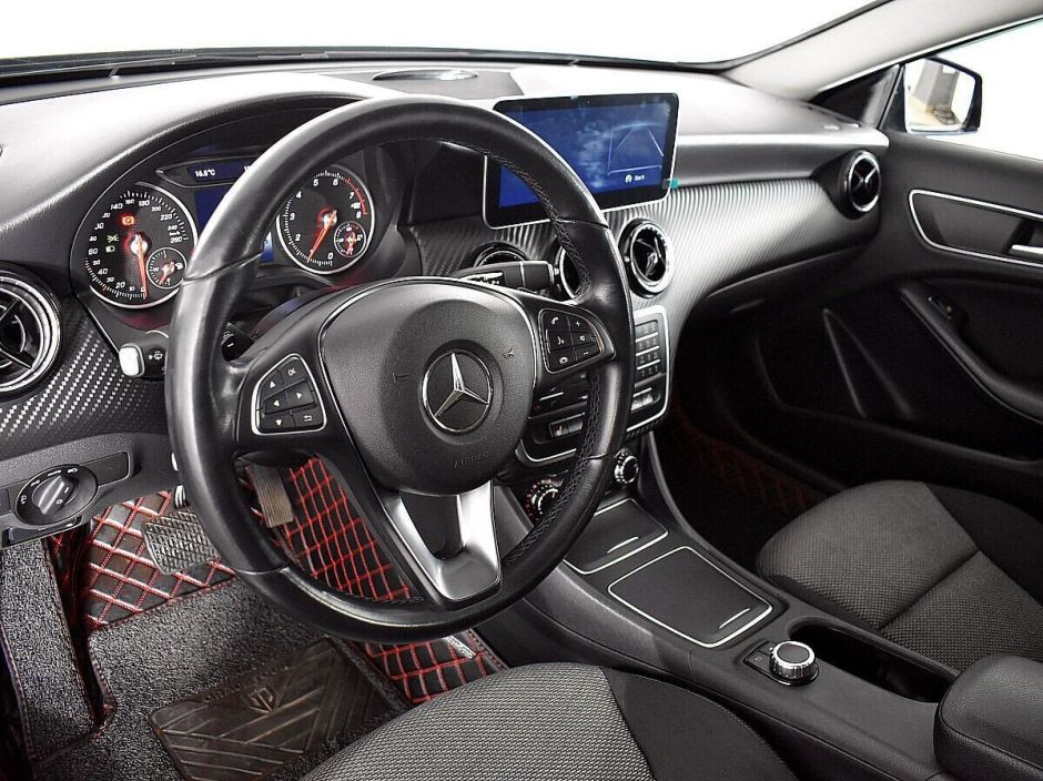 Mercedes-Benz GLA, 1.6 л, Робот, 2018 фото 6