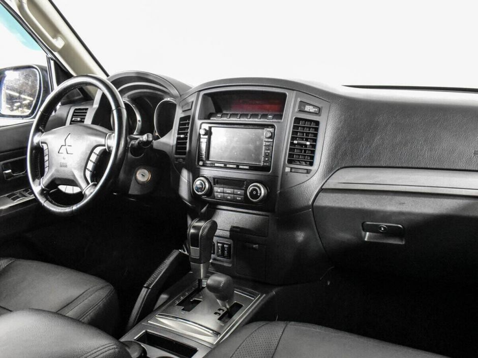 Mitsubishi Pajero, 3.0 л, АТ, 2013 фото 2