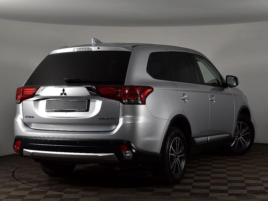 Mitsubishi Outlander, 2.0 л, Вариатор, 2017 фото 5
