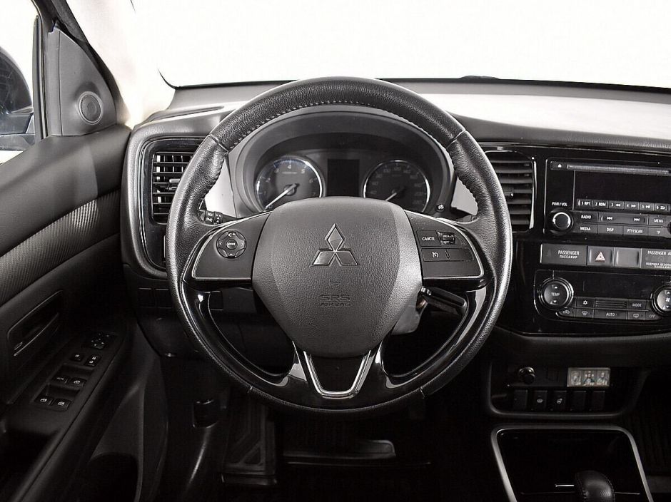 Mitsubishi Outlander, 2.0 л, Вариатор, 2017 фото 10