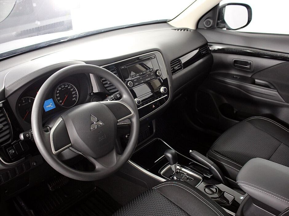 Mitsubishi Outlander, 2.0 л, Вариатор, 2020 фото 8