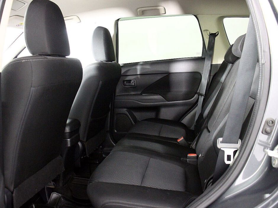 Mitsubishi Outlander, 2.0 л, Вариатор, 2017 фото 2