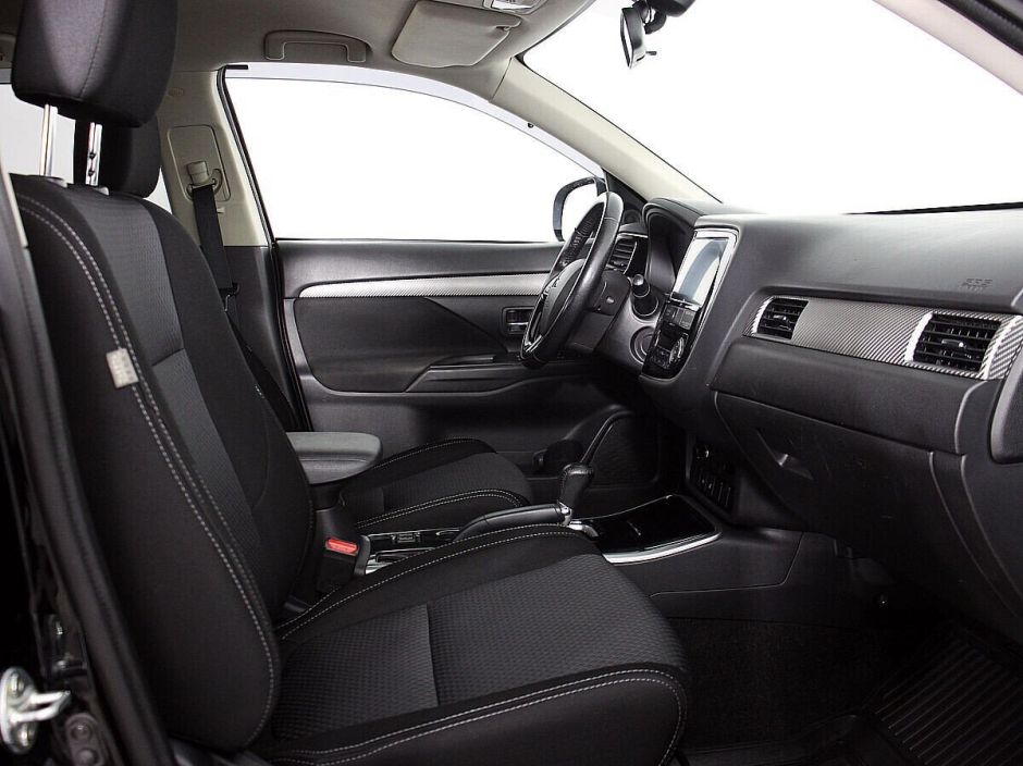 Mitsubishi Outlander, 2.0 л, Вариатор, 2018 фото 2