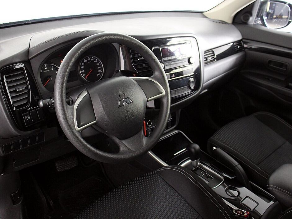 Mitsubishi Outlander, 2.0 л, Вариатор, 2019 фото 8