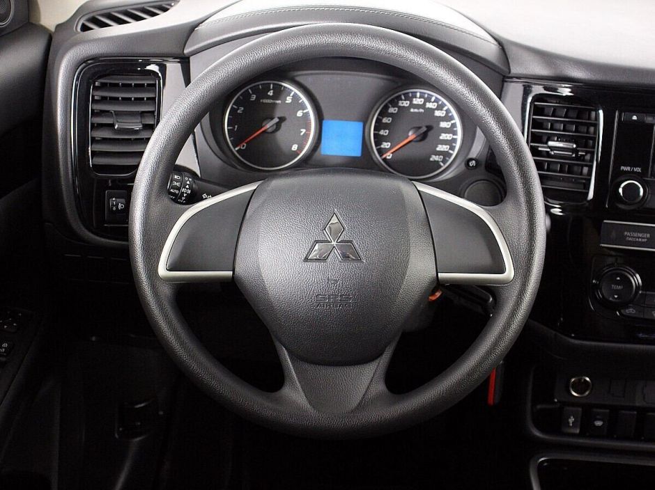 Mitsubishi Outlander, 2.0 л, Вариатор, 2019 фото 2