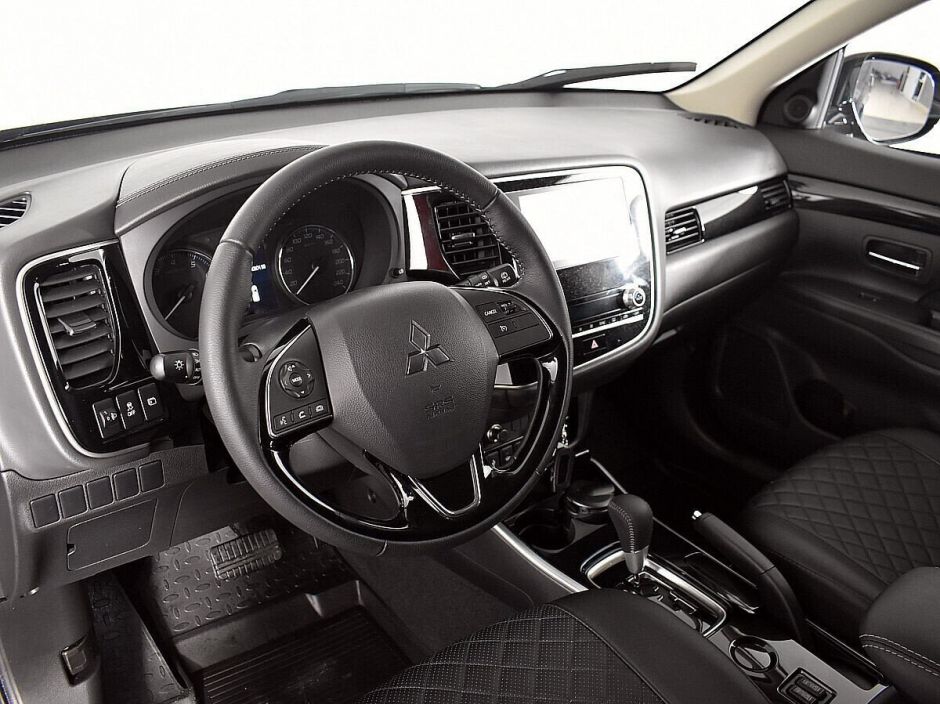 Mitsubishi Outlander, 2.0 л, Вариатор, 2020 фото 8