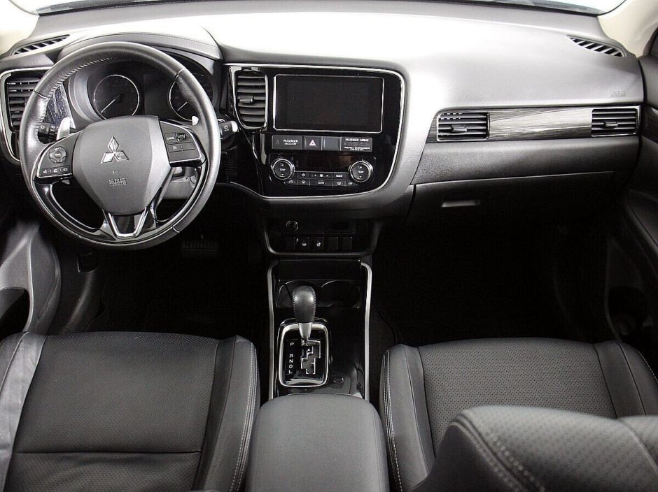Mitsubishi Outlander, 2.4 л, Вариатор, 2017 фото 9