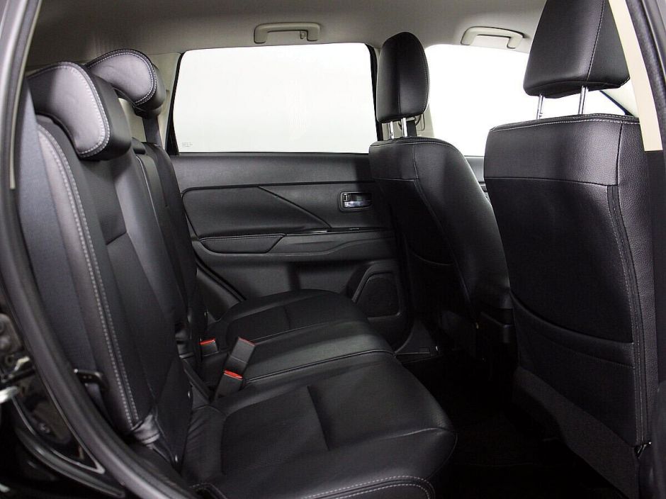 Mitsubishi Outlander, 2.4 л, Вариатор, 2017 фото 1