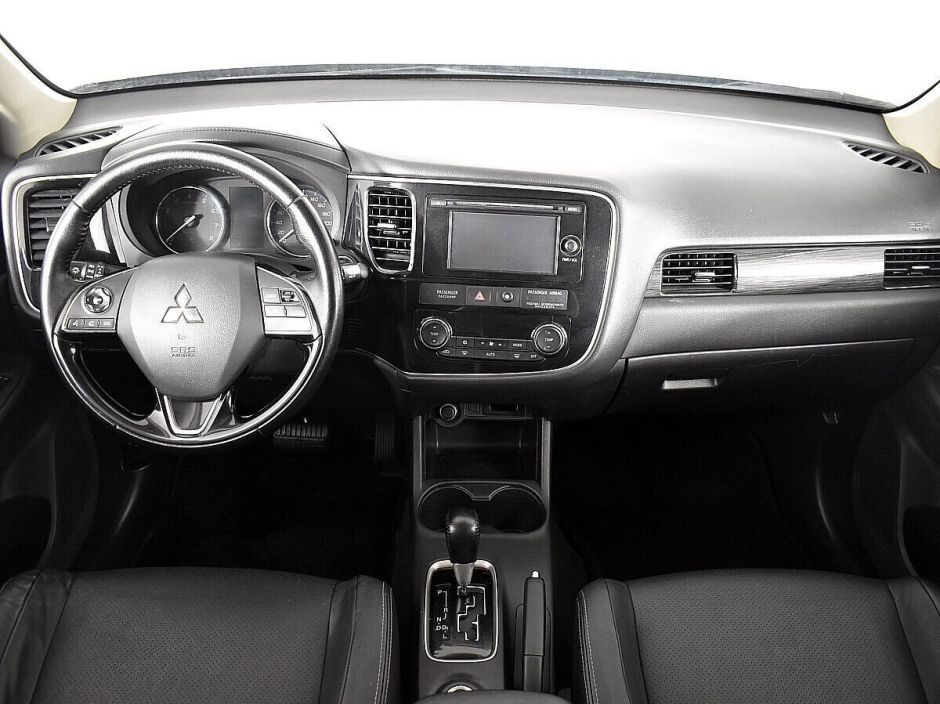 Mitsubishi Outlander, 2.0 л, Вариатор, 2016 фото 8