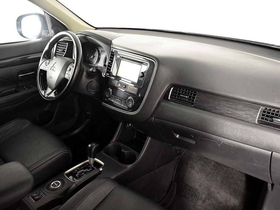 Mitsubishi Outlander, 2.0 л, Вариатор, 2016 фото 2