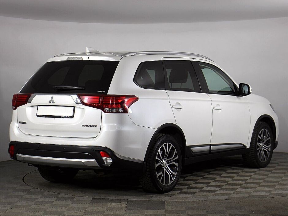 Mitsubishi Outlander, 2.0 л, Вариатор, 2017 фото 5