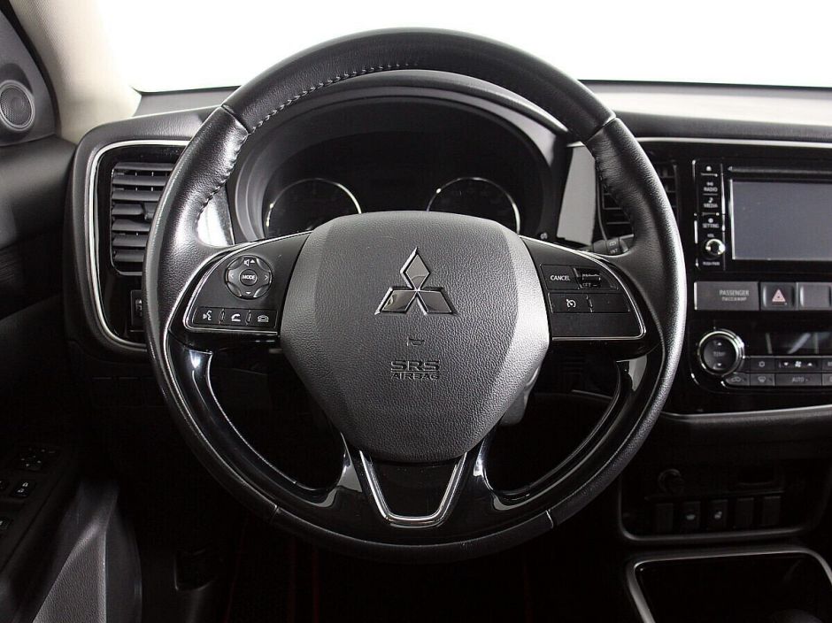 Mitsubishi Outlander, 2.0 л, Вариатор, 2017 фото 9