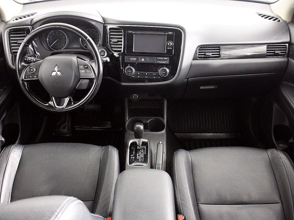Mitsubishi Outlander, 2.0 л, Вариатор, 2016 фото 9