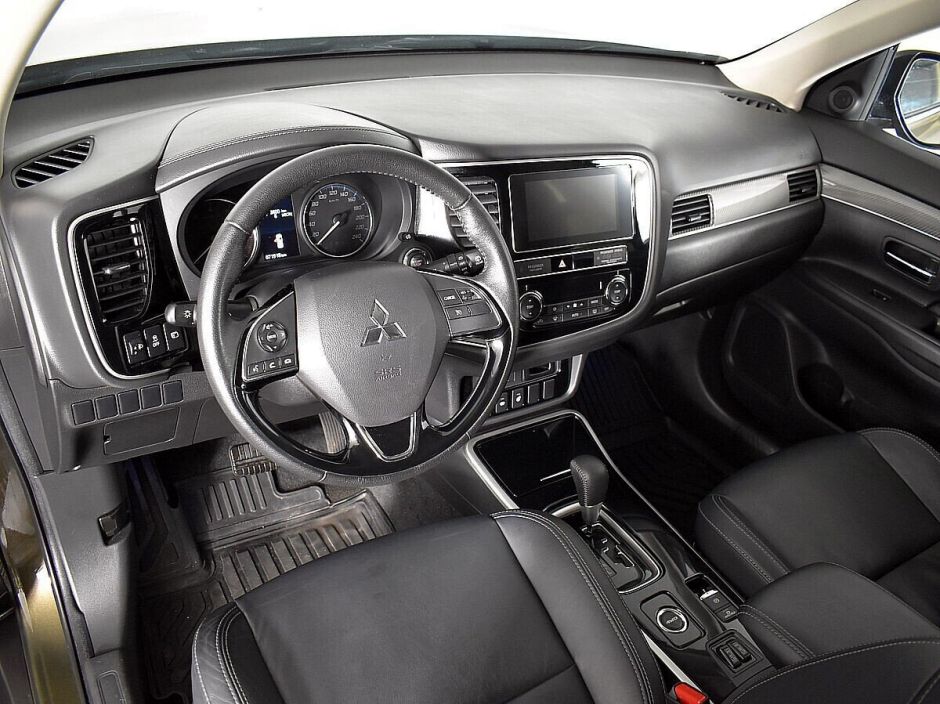 Mitsubishi Outlander, 2.0 л, Вариатор, 2018 фото 8