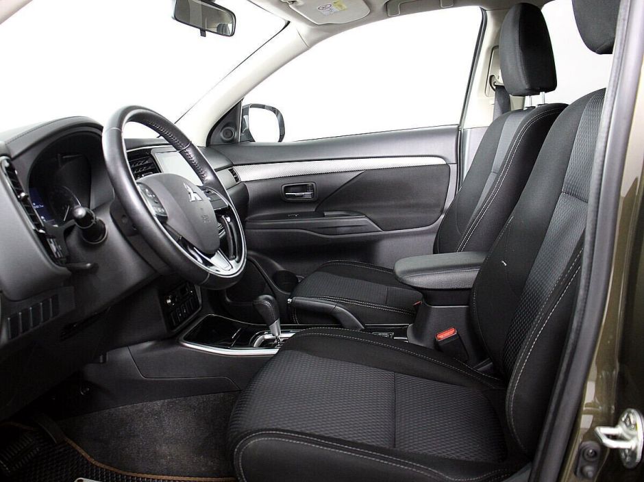 Mitsubishi Outlander, 2.0 л, Вариатор, 2018 фото 7