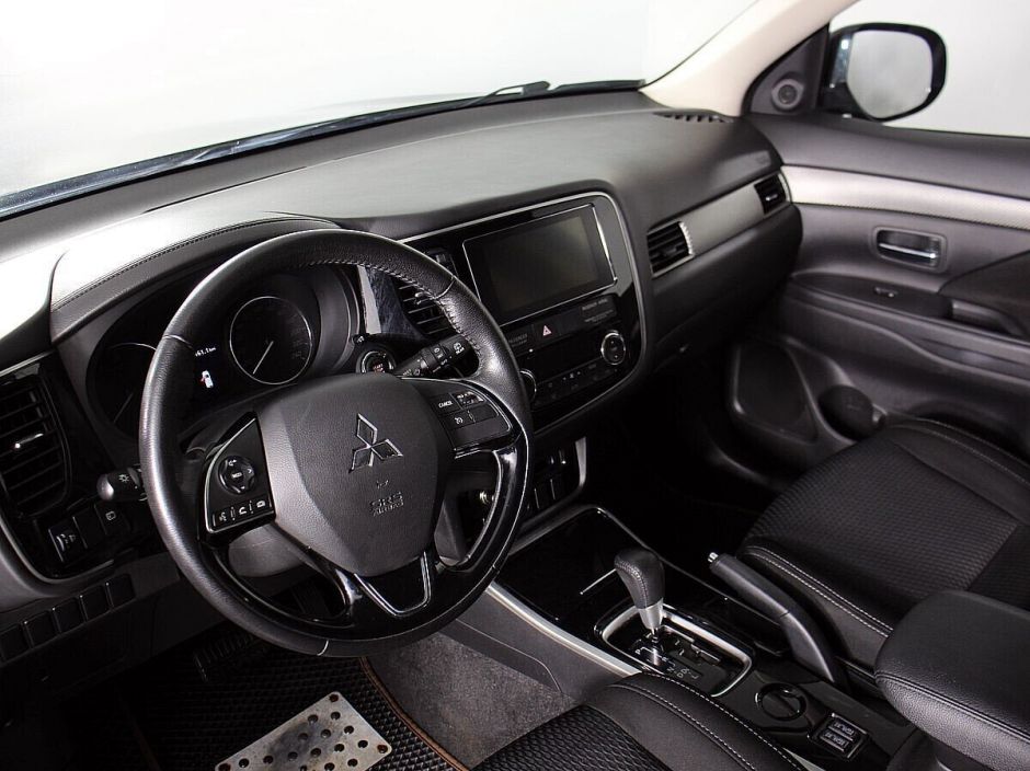 Mitsubishi Outlander, 2.0 л, Вариатор, 2018 фото 8