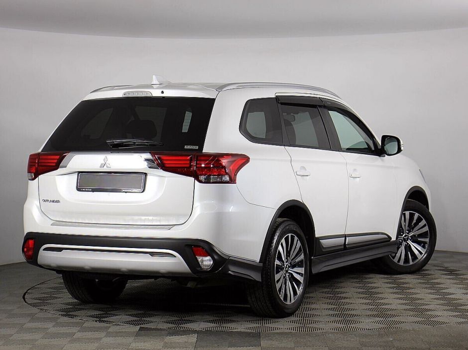 Mitsubishi Outlander, 2.0 л, Вариатор, 2020 фото 5