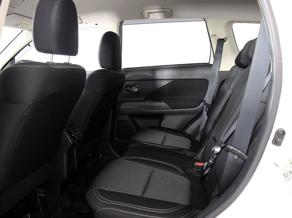 Mitsubishi Outlander, 2.0 л, Вариатор, 2020 фото 2