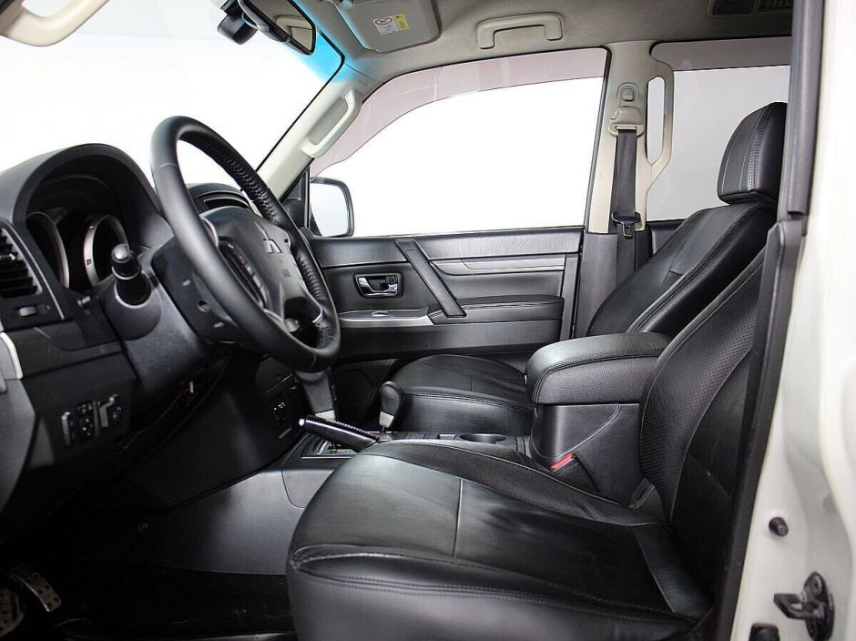 Mitsubishi Pajero, 3.0 л, АТ, 2013 фото 7