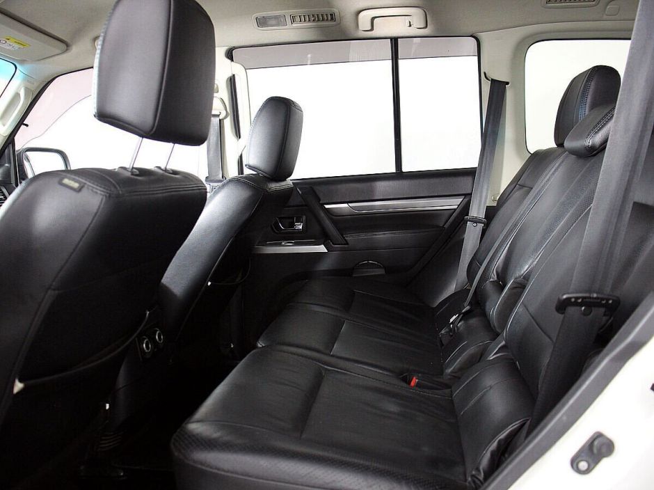 Mitsubishi Pajero, 3.0 л, АТ, 2013 фото 1