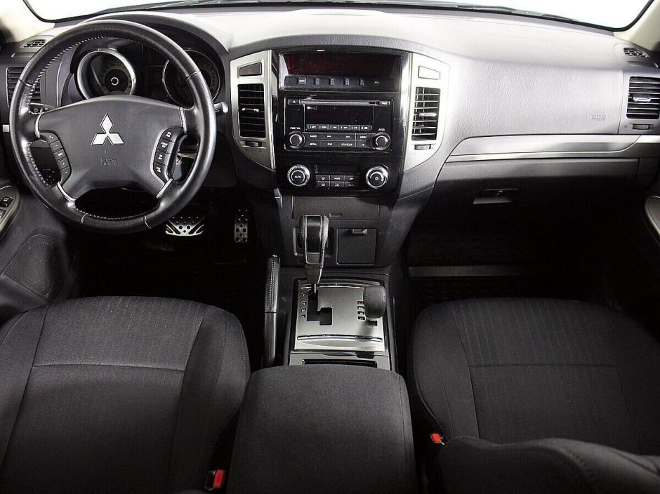 Mitsubishi Pajero, 3.0 л, АТ, 2015 фото 9