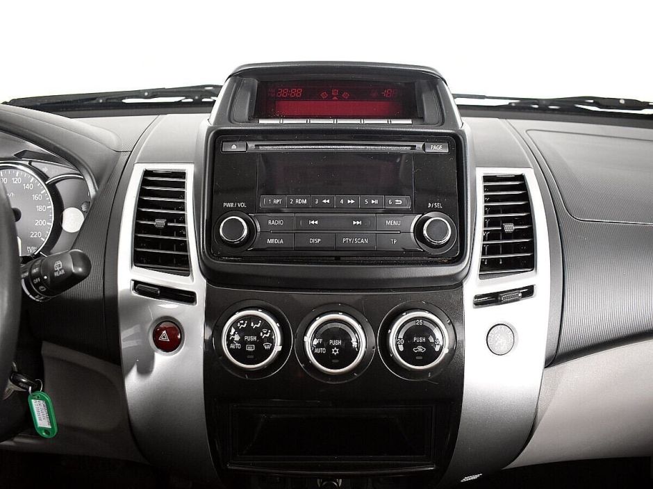Mitsubishi Pajero Sport, 2.4 л, АТ, 2015 фото 11