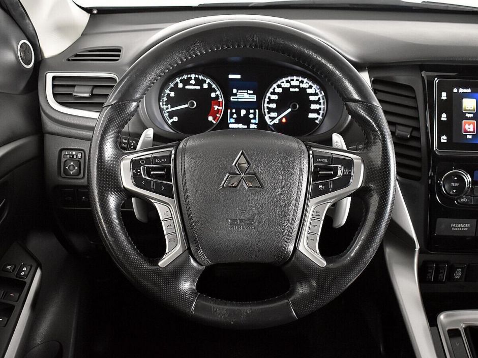 Mitsubishi Pajero Sport, 3.0 л, АТ, 2017 фото 10
