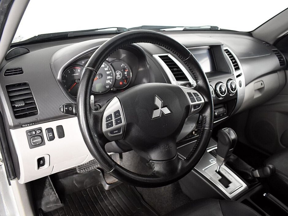 Mitsubishi Pajero Sport, 2.5 л, АТ, 2014 фото 8