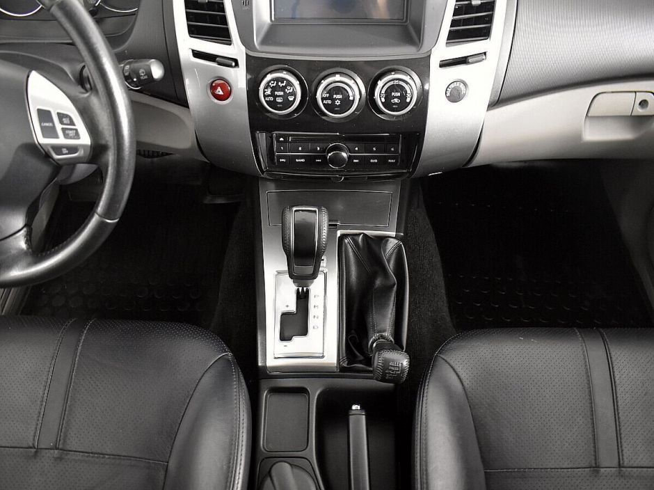 Mitsubishi Pajero Sport, 2.5 л, АТ, 2014 фото 12