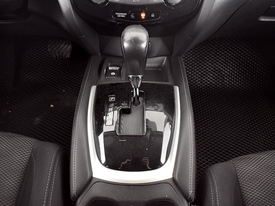 Nissan Qashqai, 2.0 л, Вариатор, 2017 фото 2