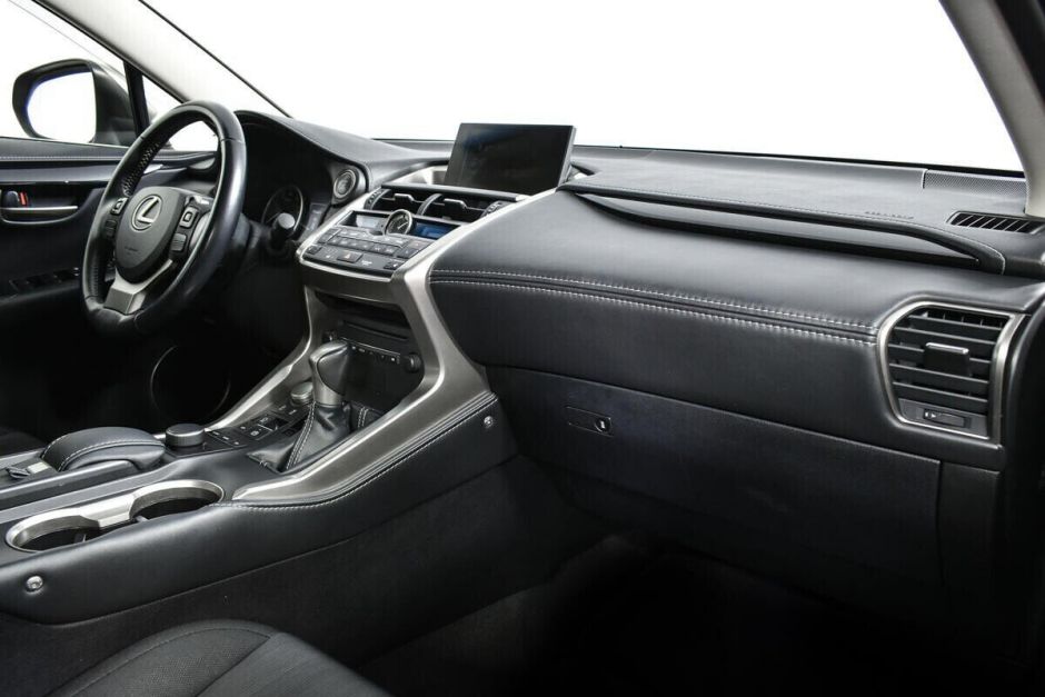 Lexus NX, 2.0 л, Вариатор, 2015 фото 2