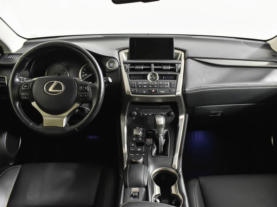 Lexus NX, 2.0 л, Вариатор, 2016 фото 8