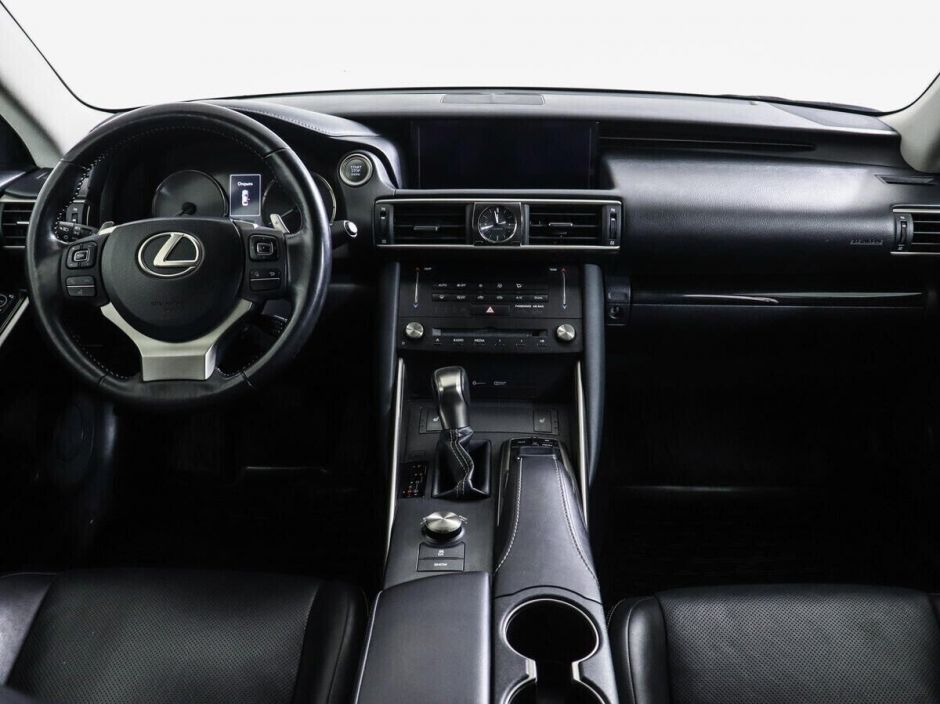 Lexus IS, 2.0 л, АТ, 2017 фото 1