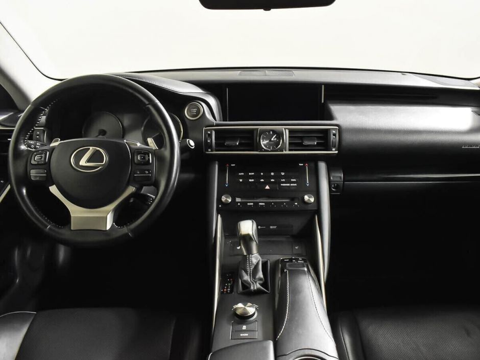 Lexus IS, 2.0 л, АТ, 2017 фото 8