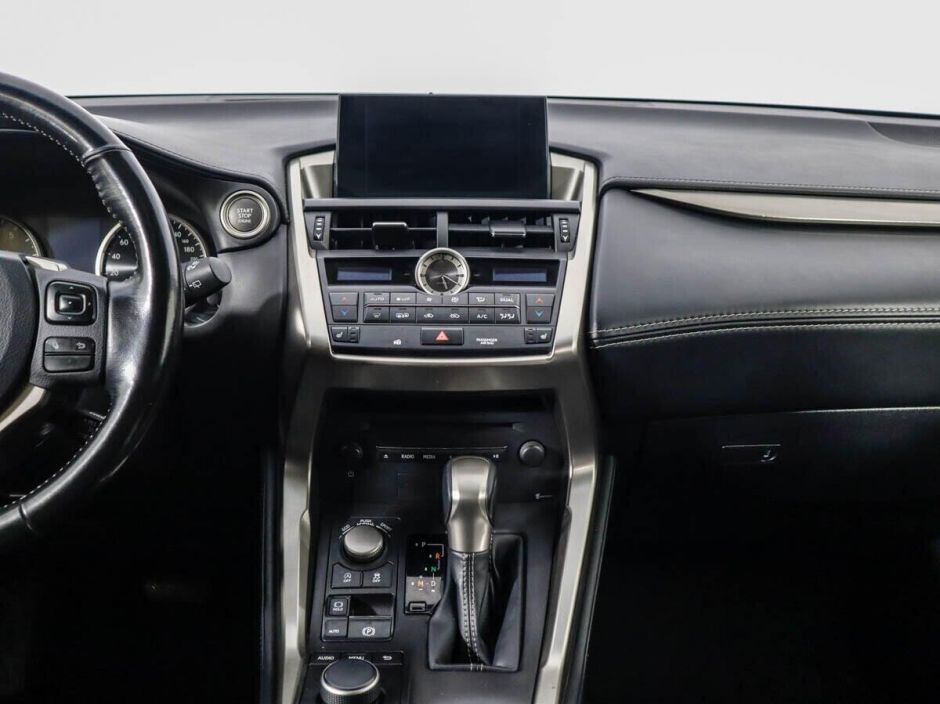 Lexus NX, 2.0 л, Вариатор, 2016 фото 9