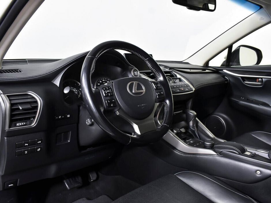 Lexus NX, 2.0 л, Вариатор, 2015 фото 7
