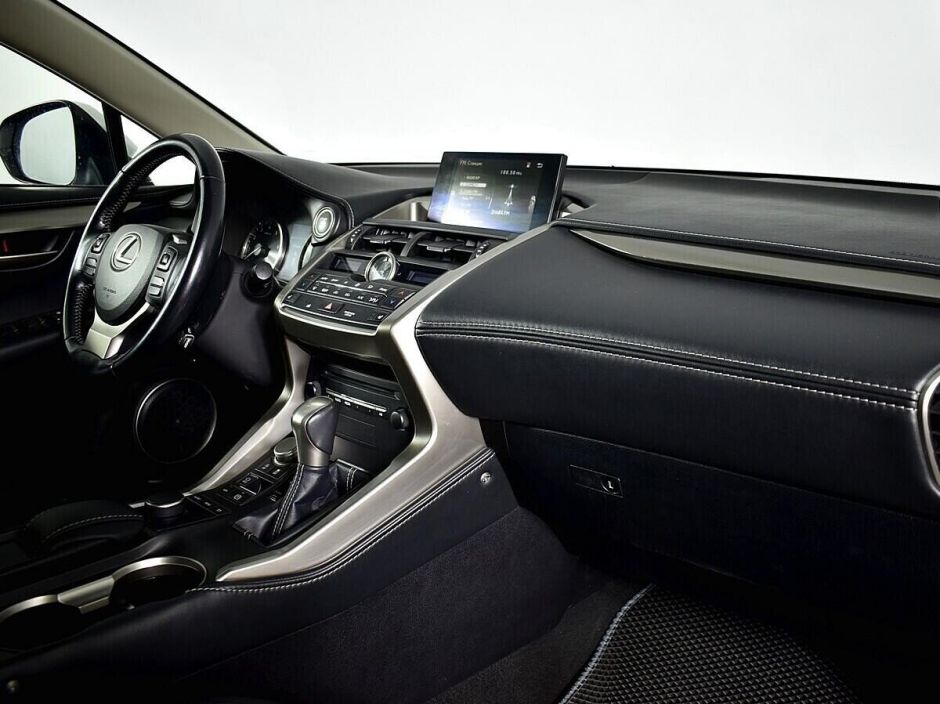 Lexus NX, 2.0 л, Вариатор, 2015 фото 2