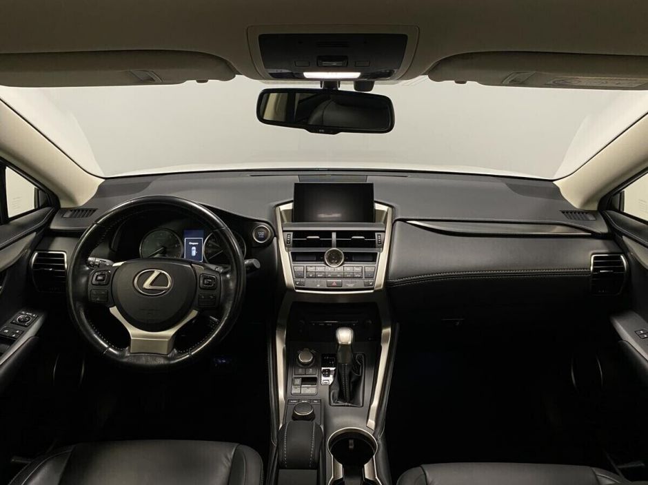Lexus NX, 2.0 л, Вариатор, 2017 фото 9