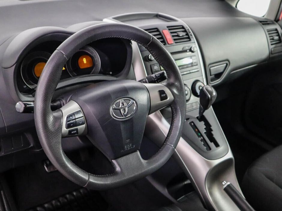 Toyota Auris, 1.6 л, АТ, 2011 фото 7