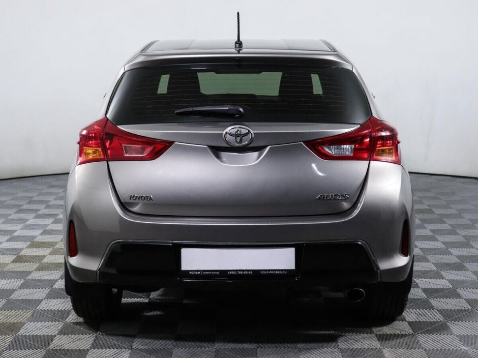 Toyota Auris, 1.6 л, Вариатор, 2013 фото 6
