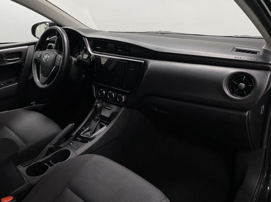 Toyota Corolla, 1.6 л, Вариатор, 2018 фото 2