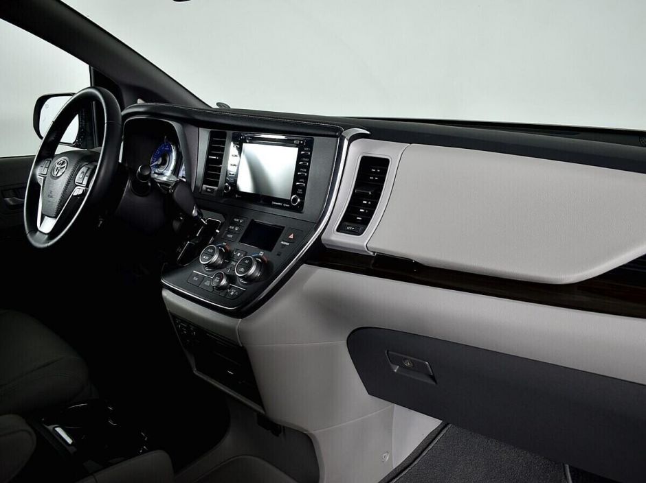 Toyota Sienna, 3.5 л, АТ, 2019 фото 10