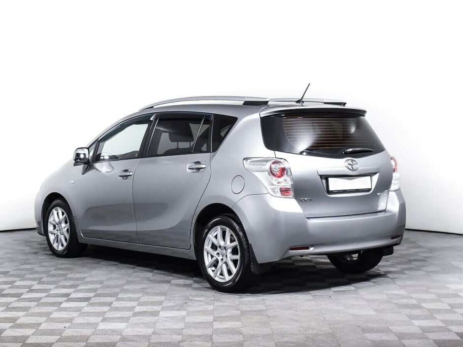 Toyota Verso, 1.8 л, Вариатор, 2011 фото 6