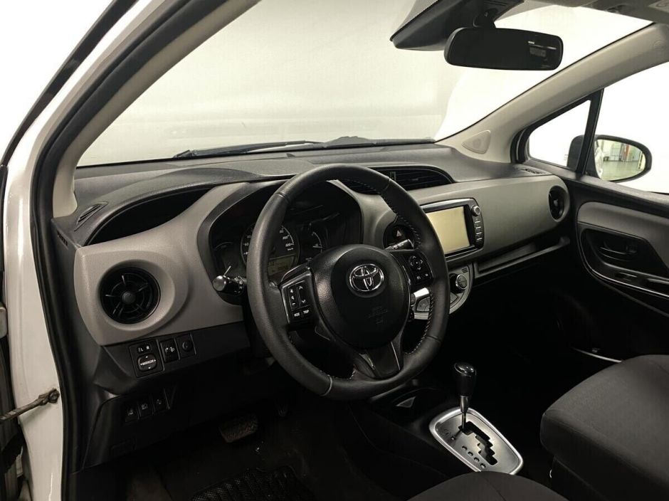 Toyota Yaris, 1.5 л, Вариатор, 2017 фото 7