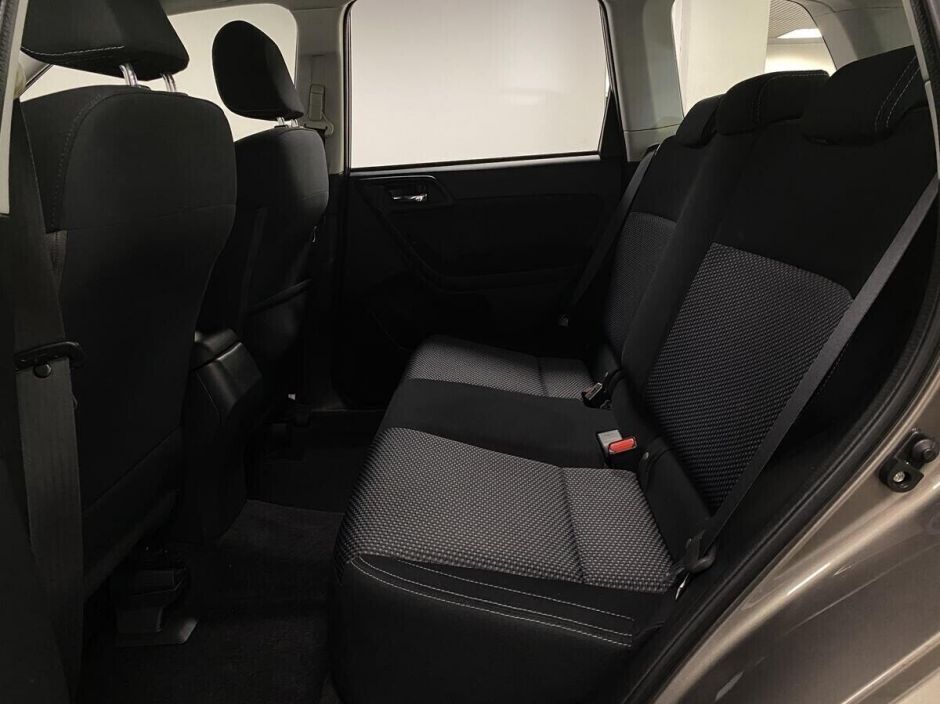 Subaru Forester, 2.0 л, Вариатор, 2017 фото 1