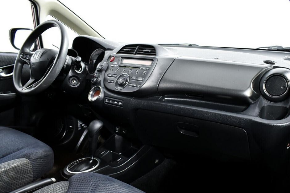 Honda Jazz, 1.3 л, Вариатор, 2011 фото 2