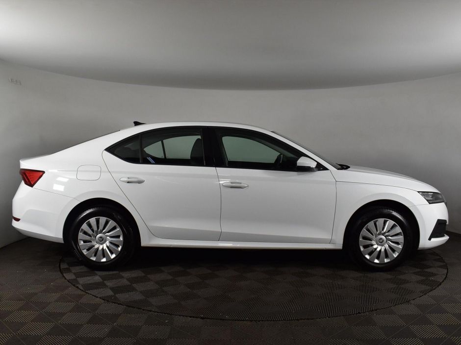 Skoda Octavia, 1.6 л, АТ, 2021 фото 6